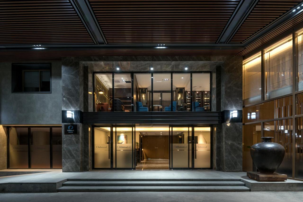 Oakwood Premier Phnom Penh Hotel Exterior photo